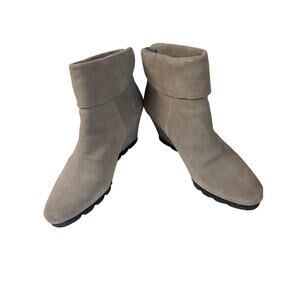 Steven by Steve Madden Boot  Berkli Suede Taupe Wedge Size 8.5 Bootie Back‎ zip